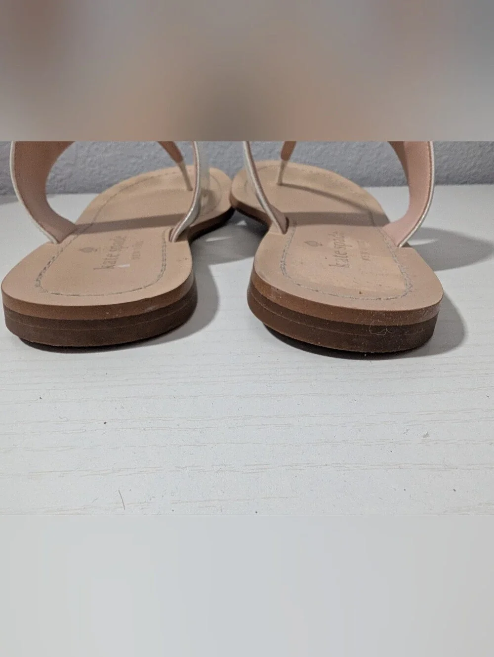 Kate Spade Cassia Ivory Patent Leather Sandals sz 7.5